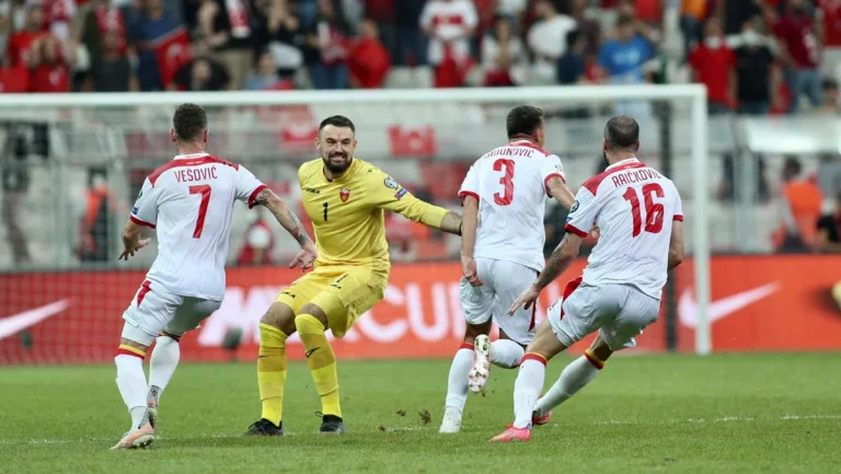 Radunović sa saigračima slavi gol u Istanbulu, FOTO: FSCG
