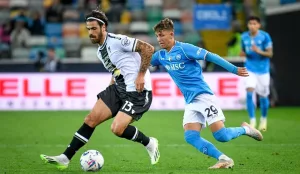 Napoli poklekao u finišu, Udineze i dalje diše