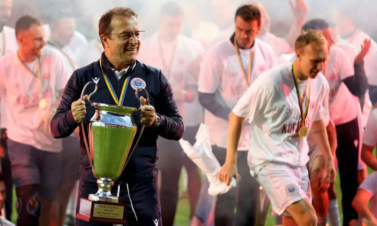Petrović je osvojio prvi trofej u trenerskoj karijeri, Foto: IMAGO/Aleksandar Djorovic/IMAGOSPORT
