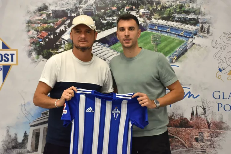 Pavlović u društvu sportskog direktora Plavih Andrije Delibašića, Foto: fkbuducnost.me