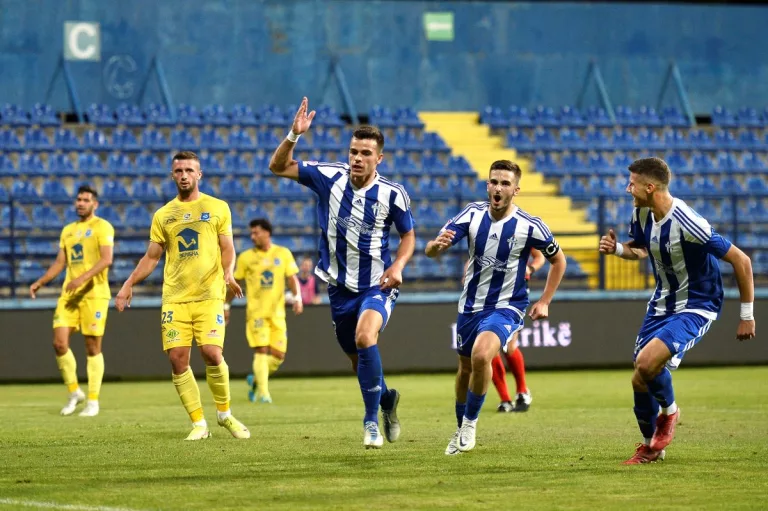 Mijović slavi gol u društvu Đukanovića i Terzića, Foto: fkbudućnost.me